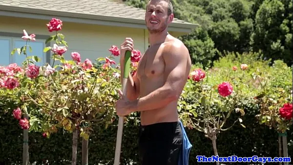 Nuovo Ripped jock assfucking outdoors in gardenmega tubo