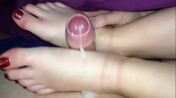 Nuovo Footjob quick GF footjob after night out whilst she smega tubo