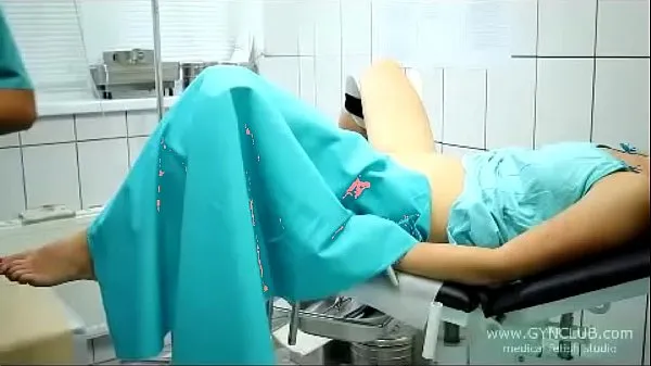 Nytt beautiful girl on a gynecological chair (33 megarör
