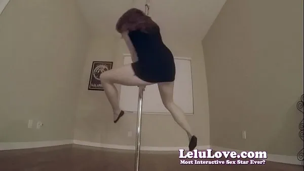 Nuevo Poledance, sacudiendo y haciendo twerking en mi culo mientras me desnudo megatubo