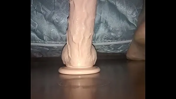 Nowy Taking this 17 inch dildo in my ass mega kanał