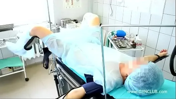 Neue Mädchen auf einem neuen Gyno-Video des GynostuhlsMega-Tube