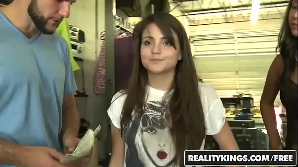 Νέο Cute teen (Cara Swank) and her friend share a dick for a lil cash - Reality Kings mega Tube