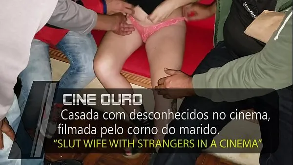 Yeni Casada com o corninho no cine ouro (cinema porno), chupando e levando pica de vários homens mega Tüp