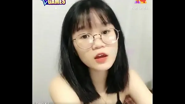 새로운 Pretty girl wearing glasses live stream on Uplive 메가 튜브