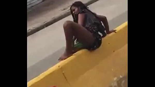 أنبوب Venezuelan wanting to be a dick masturbates in the middle of the road ضخم جديد