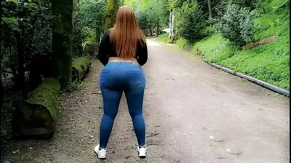 Novo Latina com bunda incrível é fodida em um convento mega tubo