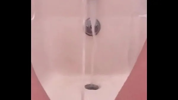 새로운 18 yo pissing fountain in the bath 메가 튜브