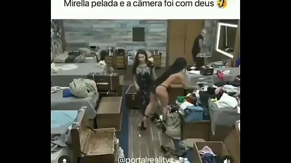 Novo MC Mirella pega pela câmera pagando peitinho mega tubo