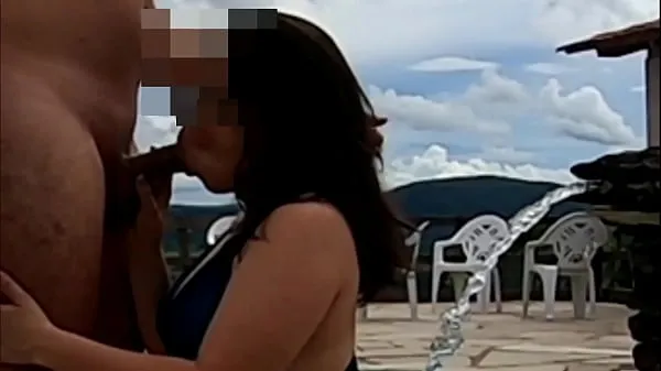 Nuevo FOLLANDO CON NOVIA EN LA PISCINA DE CASA DA MONTAÑA - (VIDEO COMPLETO EN ROJO - ENLACE EN COMENTARIOS megatubo