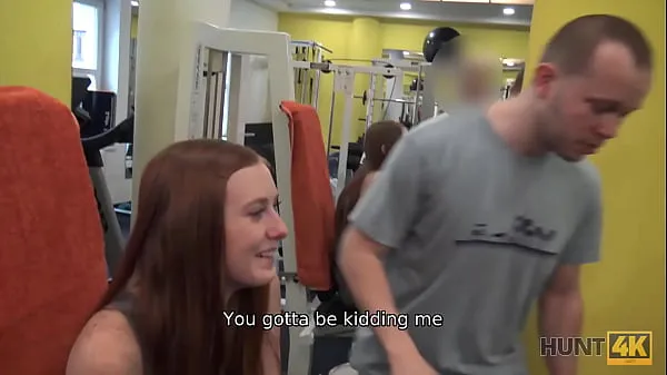 Nyt HUNT4K. Cute girl instead of training has sex in gym with rich hunter megarør