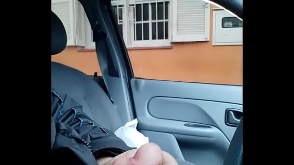 Novo handjob in the car mega tubo