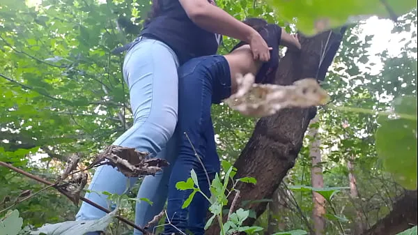 Neue Meine Freundin mit einem Strapon im Wald gefickt - Lesbian Illusion GirlsMega-Tube