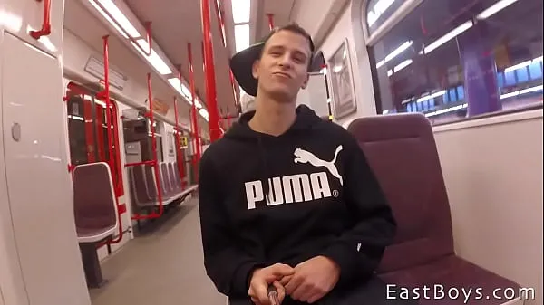 Neue Wichsen in der U-Bahn und Handjob - Thomas FiatyMega-Tube