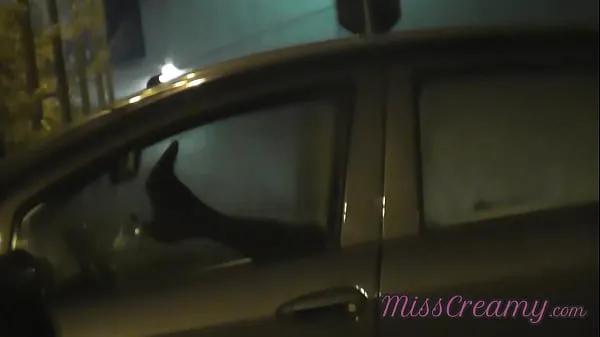 New Sharing my slut wife with a stranger in car in front of voyeurs in a public parking lot - MissCreamy mega Tube