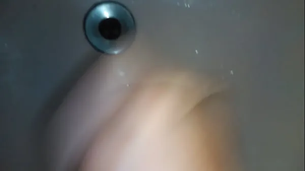 Nová cumming in the sink mega trubica