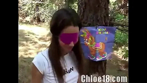 Nuevo Chica al aire libre en el bosque - Chloe 18 megatubo