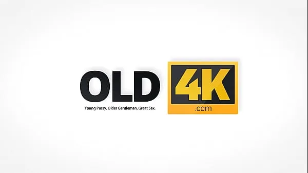 新しいOLD4K。ひよこは彼に彼女の代金を払わせるために古いボーイフレンドと一緒に揺れ動くメガチューブ