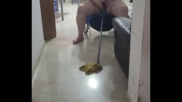 新しいCoolmarina. Fat mature woman eagerly fucks the mop stickメガチューブ