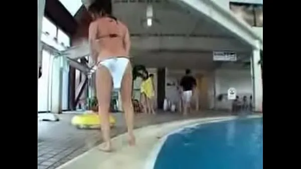 أنبوب Public dildo in bikini ضخم جديد