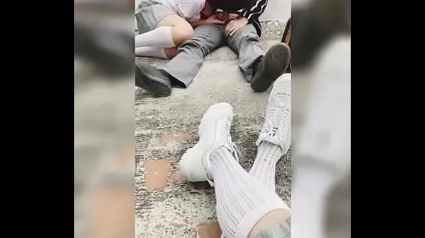 Neue Beste Schülerfreunde in der Schule gefilmt, wie sie einen Schüler lutschen und ficken. Sex zu Hause! # 1Mega-Tube
