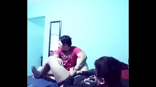 Hetero loses bet and accepts that I suck him while playing, in the end he likes it and cums in my mouth (full video on xvideos RED mega Tube mới