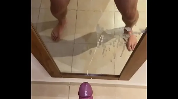 Nový Sexy Huge Cumshot on Mirror mega Tube