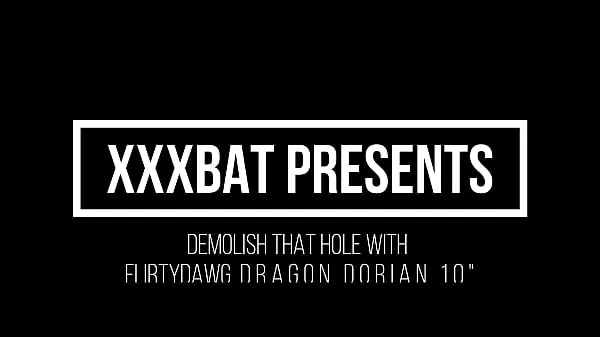 Nová Xxxbat destroys the hole with Flirtydawg Dragon Dorian 10inch mega trubica