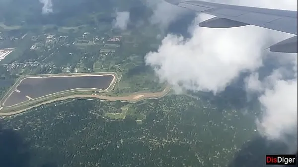 Nuevo Mamada arriesgada en público en un avión: ¡nos pillaron megatubo