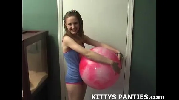 Yeni Innocent teen Kitty having a sexy s. party mega Tüp